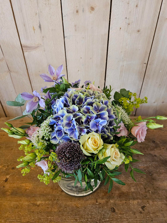 Kort boeket in vaas "Medium"